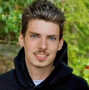 Meet your Posher, Alex